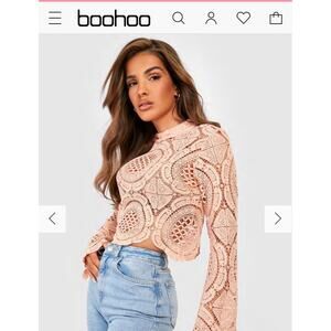 NWT Boohoo TURTLE NECK CROCHET LACE CROP TOP size 6
